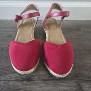 Kelly & Katie neva sandals size 8M NWOT
